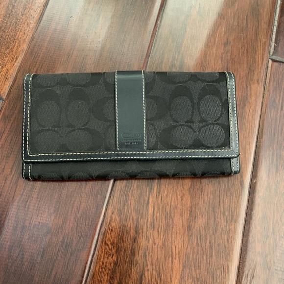 Coach Handbags - Coach Wallet